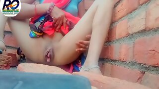 Indian Bhabhi Ji Ne Finger And Apne Boobs Se Dudh Nikali Rahi Thi (1)