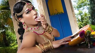 Curvy Solo Masturbation