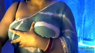 Hot Sexy Lady Bhabhi Showing Off Her Lovely Boobs Keeping Her Bra Off Her Boobs Under Her Boobs