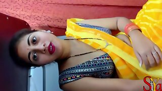 Indian Siya Bhabhi Honeymoon In Train With Strange Passenger