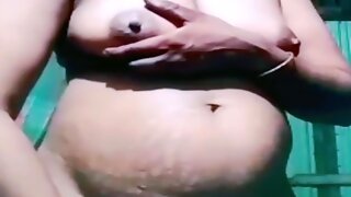 Bhabhi Seduces Hotel Worker Boy For Sex With Clear With Desi Pari