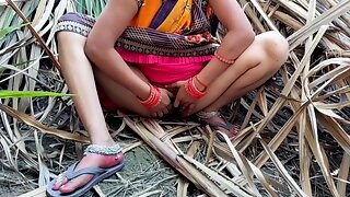 New Best Indian Desi Bhabhi Public Porn Video With Village Outdoor