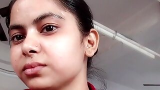 Indian desi girl enjoy Instagram reals