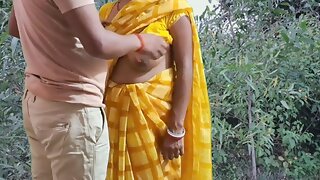 Desi mature aunty from an Indian village heats things up