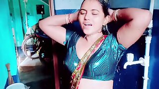 Hot Indian mature womans passionate encounter featuring a curvy behind