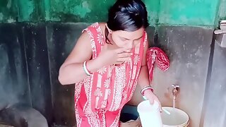 Indian bhabhi enjoys steamy desi sex encounter in the bathroom