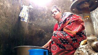 Desi Indian Bihari Wife Having Bath and Saree Remove Boob Show in Birth Room