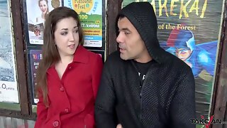 Poilue Dans Bus, Poilue En Voiture, Femme Dans Un Bus
