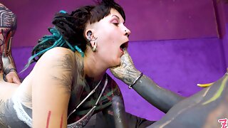 Deutsche Atm, Piercing