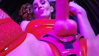 Latex Mistress Strapon