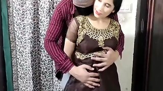 Indian Muslim Girl Ko Call Kar Ke Room Me Band Kar Pel Diya