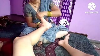 Desi housewife Gunjan gives her husband a foot massage with a happy ending