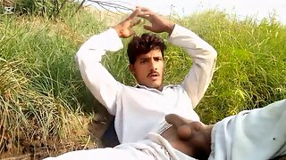 Young Pakistani dude Sultan77worrier with a big dick ready for action