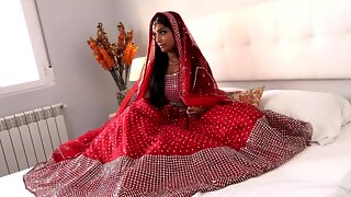 Bride with a badass puss wants to get fucked finally