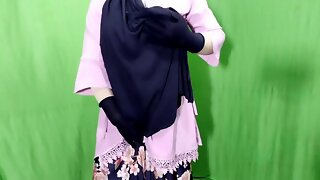 Sexy Indian housewife Puja-Queen11 in a desi scene