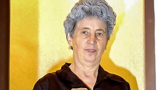 Curvy Mature Masturbation