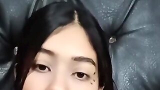 Oh My God, Yulieth Gets Rich And Takes Off His Thongs