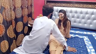 Indian Desi Bhabhi Kam Krti Thak Gai Dever Ny Lund Chut Mai Thok Diya Big Boobs Indian Desi Aunty Sex