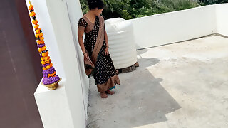 Komal Went to the Roof, Called Her Friend Behind Her, People Are Watching From All Sides.