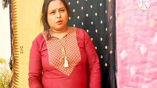 Desi Padosan Bhabhi Ko Kapde Failate Huye Hi Pataya