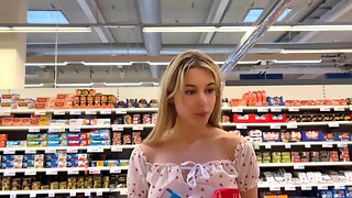 Большие Сиськи, На Природе, Публичное