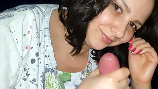 Femme, Branlette Avec Les Pieds, Roumaine