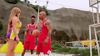 Basen, Szpieg, 2 Mężczyzn I 1 Kobieta