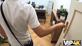 Ragga Upp, Tjeckisk, Rökning, Främling