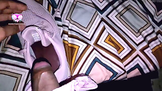 Watched stepsister bathing, then smelled her pink panties, then took out my gravy in her running shoe