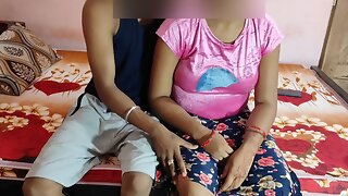 කොට සායක් ඇඳගෙන හිරේට ආපු මෝල්කරු / Cute Teen Step Sis Fuck stiff and Romantic kiss enormous Cock