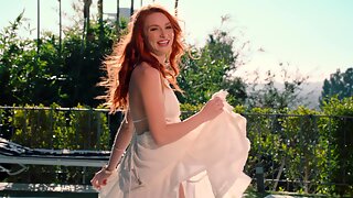 Kiusaus, Ulkona, Sukkahousu