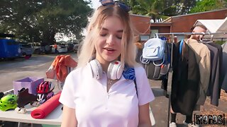Flashing Public, Lucie Wilde, Natural
