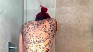 Holding Pissing