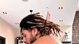 Haciendo Una Paja