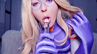 Blonde cosplay heroine tears her suit for double dildo penetration and squirting before stroking her thick cock