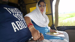 A Beautiful Indian Stanger Girl Sucked My Dick,when I Was Masturbating Inside the Auto