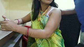 Indian hot Receptionist amazing XXX hot sex with Office Boss!