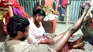 Indian desi wife ki from the rear mein chudai ki night mein