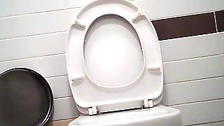 厕