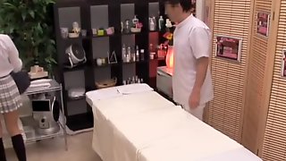 スパイ, 日本人マッサージ
