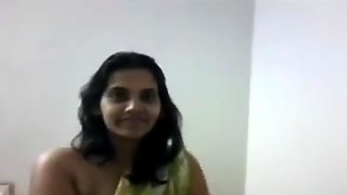 Mature Id like to fuck does a undress tease with saree