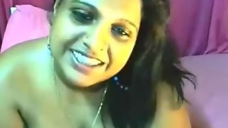 Indian woman on cam teases me with her big billibongs