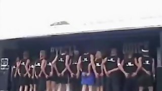 Auf Der Bühne, Naked On Stage, Öffentliche Vorführung