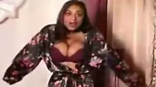 Indian girl big boobs dance in room