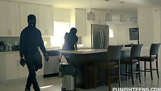 Einbrecher Fickt Sie, Burglar, Von Einbrecher Gefickt