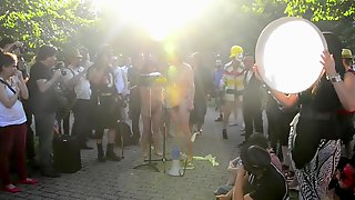 Nackt Bühne, Naked On Stage