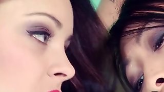 Liza Del Sierra Lesbienne