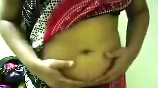 Mallu Bhabhi Navel Show