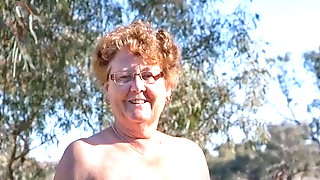 Grannys, Outdoor Mature