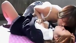 Tongue Sucking Lesbian